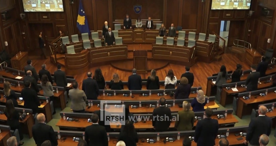 Accademico Rexhep Qosja onorato: l'Assemblea del Kosovo riconosce il suo contributo in una seduta speciale