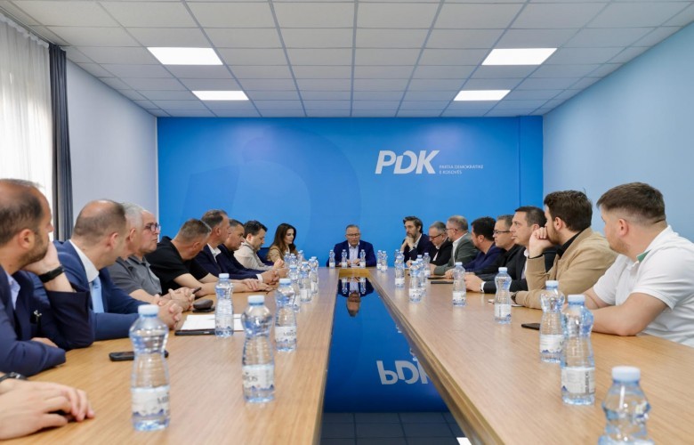 Kosovo: PDK chiama alla mobilitazione per difendere la Costituzione con tutti i mezzi democratici