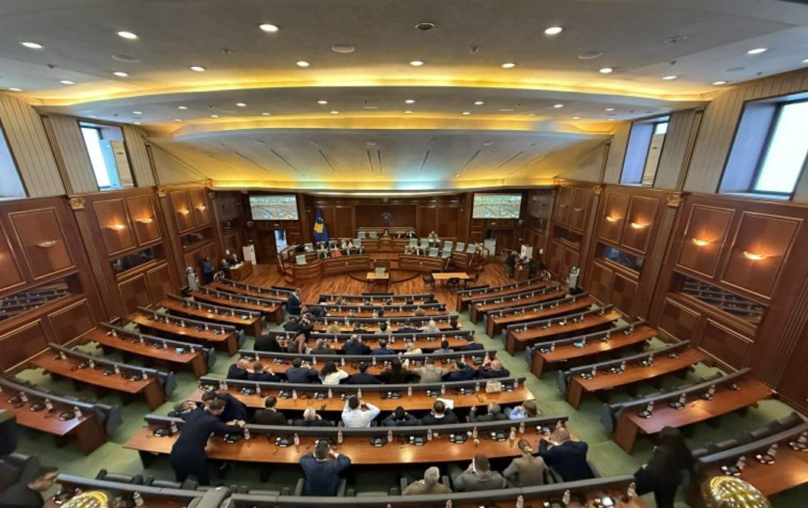 L'elezione del nuovo presidente: l'Assemblea del Kosovo rinvia la sessione straordinaria alle 23:00