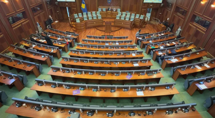 Nessuna soluzione politica: Kosovo va di nuovo alle elezioni, le terze in 15 mesi. Cosa è successo martedì sera?