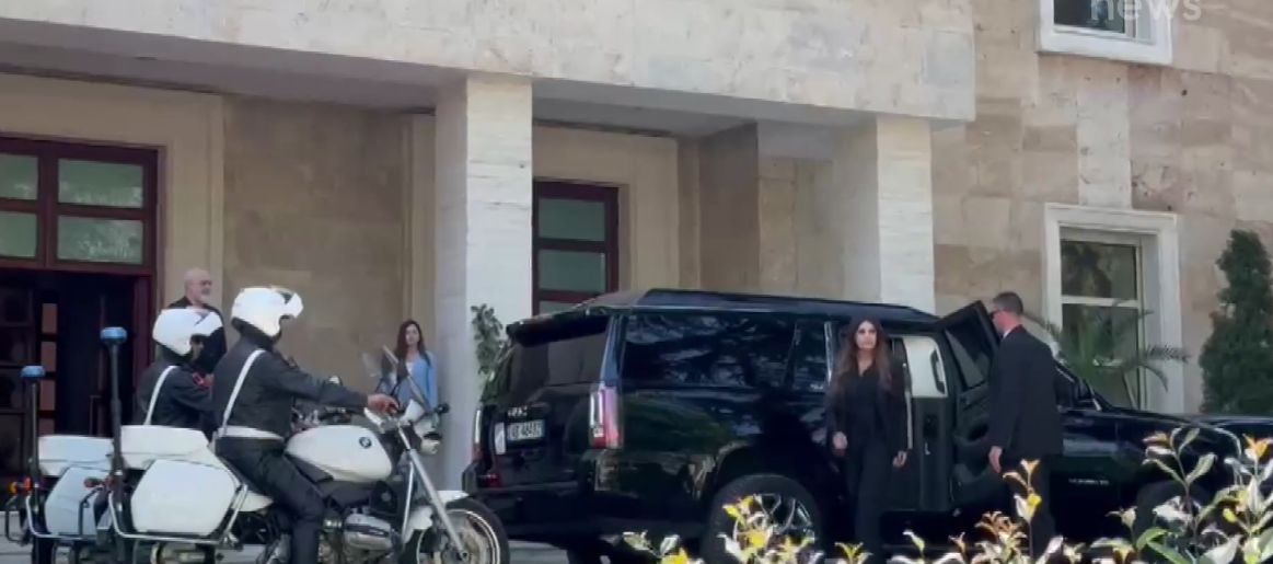 Rama attende l'ambasciatrice degli Stati Uniti in Grecia — Guilfoyle: accordo da 6 miliardi di dollari per la sicurezza energetica della regione