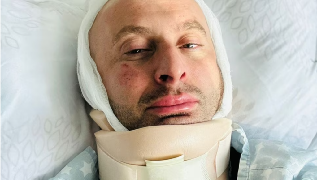 On November 29, 2024, during a protest on Rustaveli Avenue, a member of the Interior Ministry’s special operations unit attacked Formula TV journalist Guram Rogava, who was covering the events live and reporting on how riot police were selectively targeting, detaining, and beating protesters.