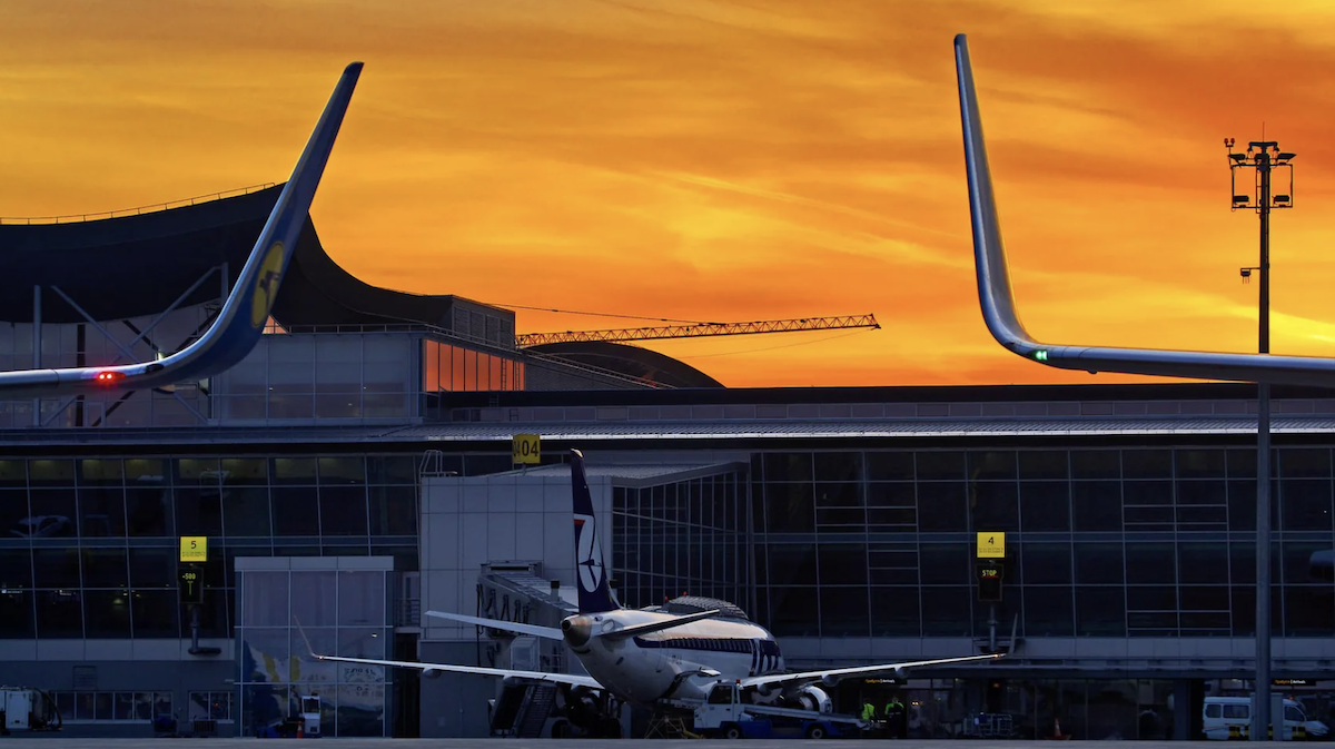 L'Ucraina discute l'idea di una tregua aeroportuale con la Russia e attende la partecipazione europea alle negoziazioni.
