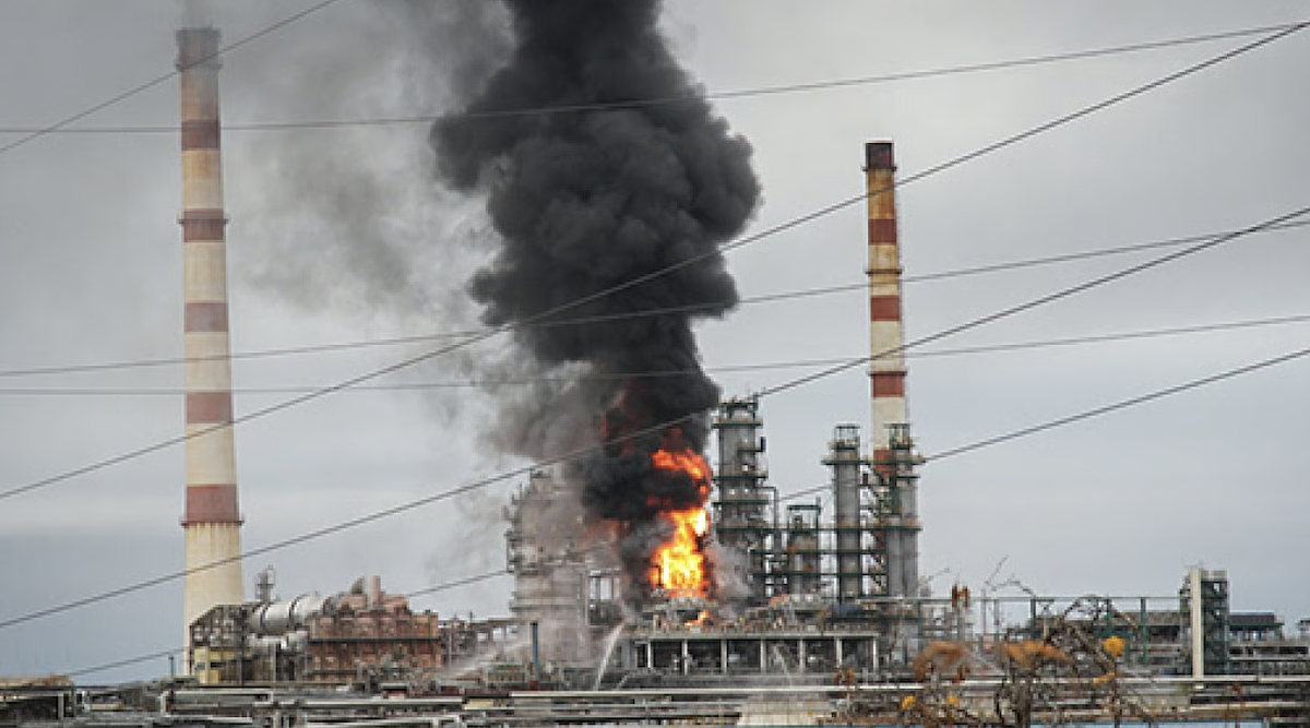 Droni ucraini hanno interrotto quasi un terzo della capacità di raffinazione del petrolio della Russia