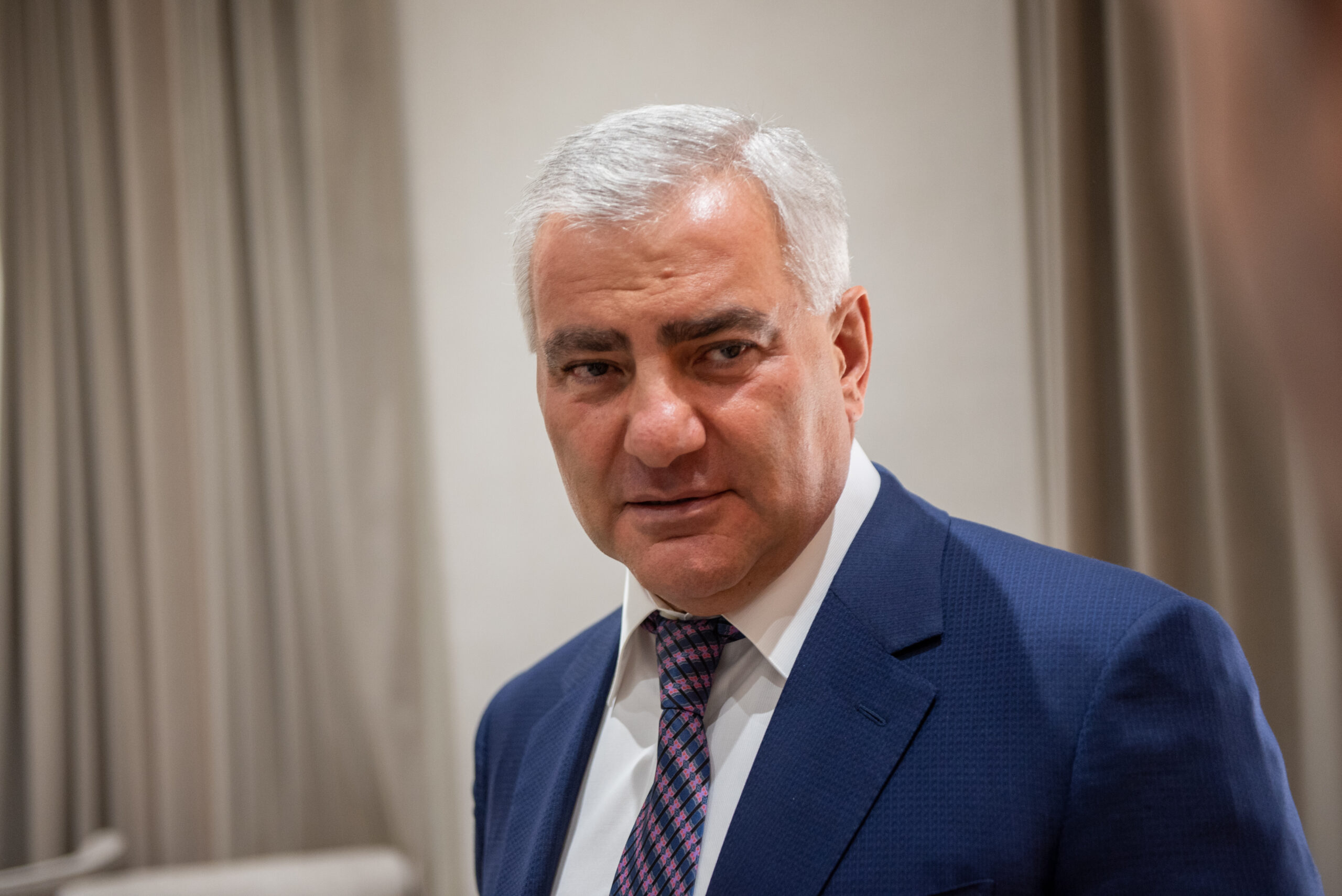 Fakes back Armenia PM candidate