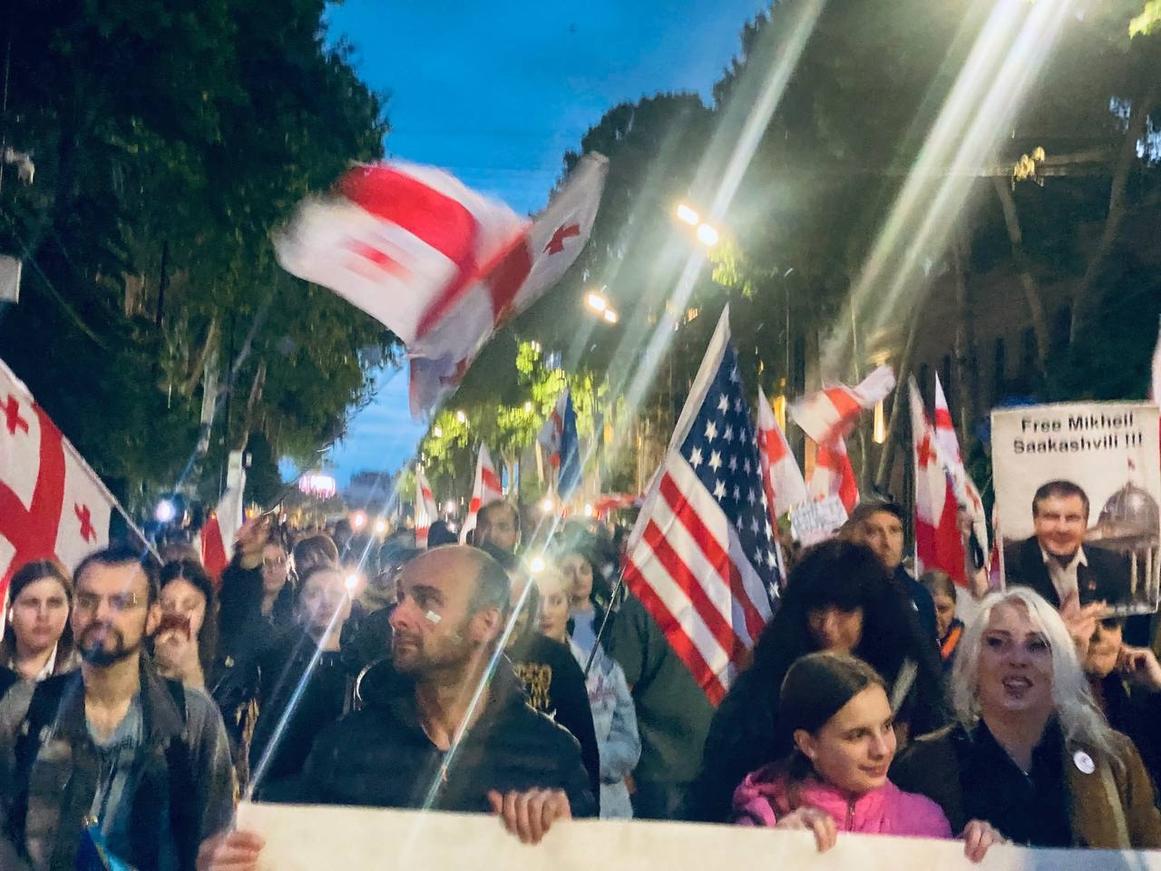 Decisione sull'indipendenza presa: Marcia a Tbilisi, giorno 542 | Vlog: Proteste in Georgia