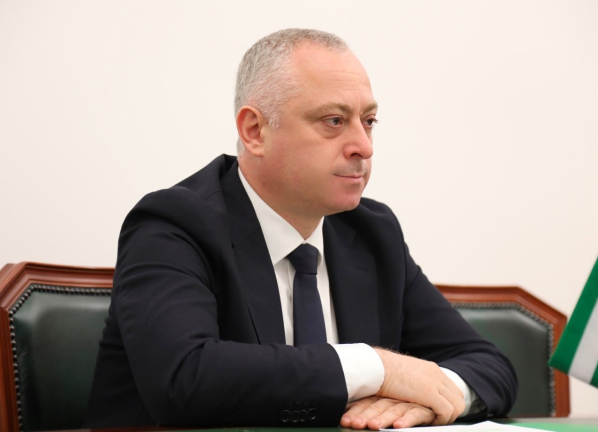 Abkhazia’s president defends opposition figures