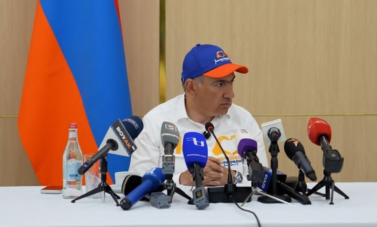 Pashinyan commenta sui prezzi del gas, sull'attacco recente e sul svelamento degli agenti mentre si avvicina l'elezione chiave