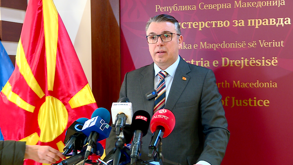 Proteste degli studenti albanesi: il ministro della Giustizia Filkov garantisce che il ruolo della lingua macedone non sarà compromesso; questi temi sono usati a fini politici