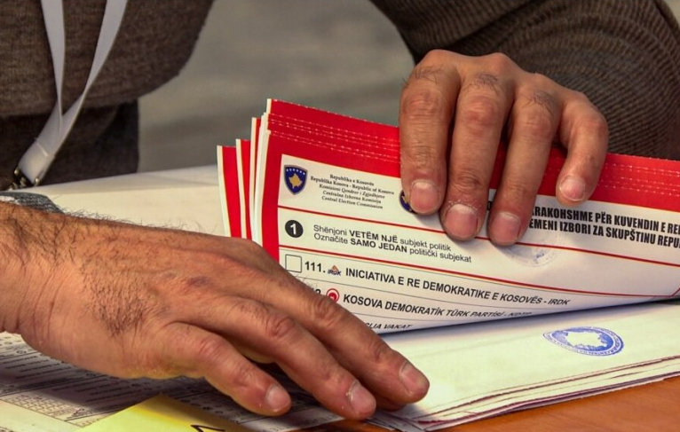 Elezioni kosovare: LVV raggiunge 52 seggi, oltre 40.000 voti ancora non conteggiati