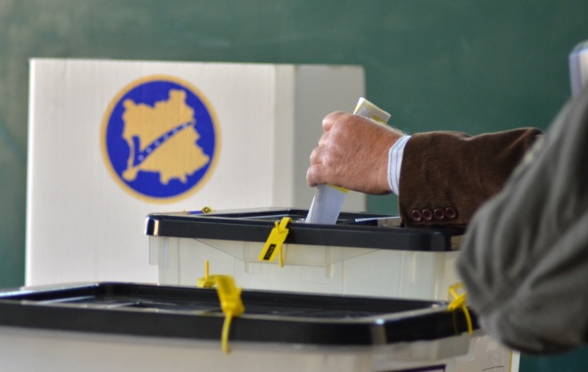 Kosovo vota: circa 2 milioni di cittadini eleggono i loro rappresentanti all'Assemblea a 120 seggi
