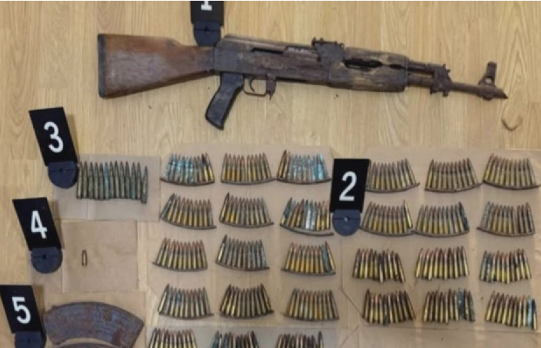 La polizia del Kosovo sequestra armi, munizioni e attrezzature a Zubin Potok