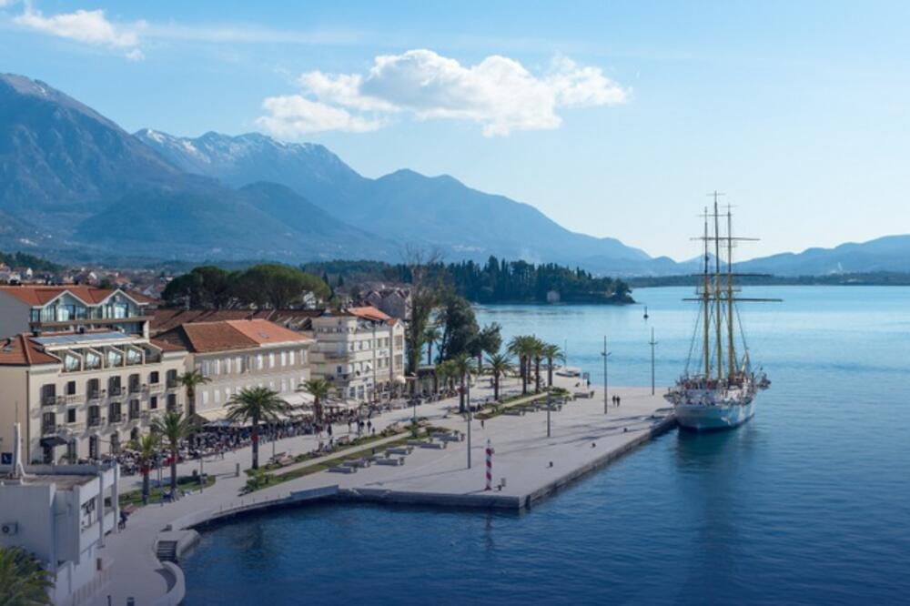 Montenegro vieta l'ingresso a 87 cittadini serbi per motivi di sicurezza in vista del vertice dell'UE