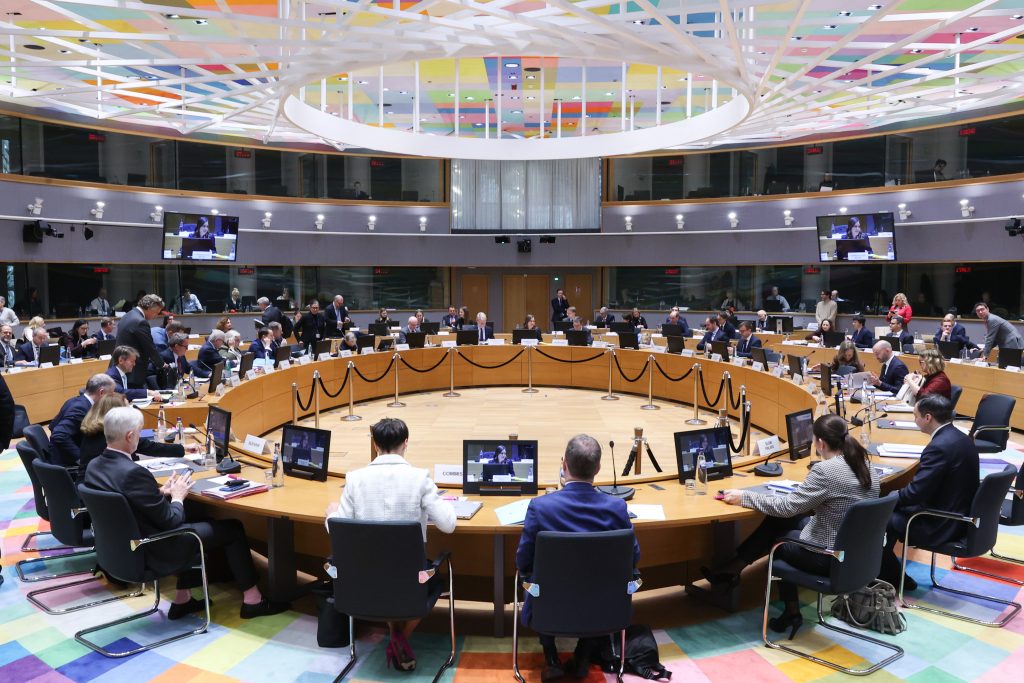 UE avvia negoziati sul roaming senza tariffe nei Balcani occidentali