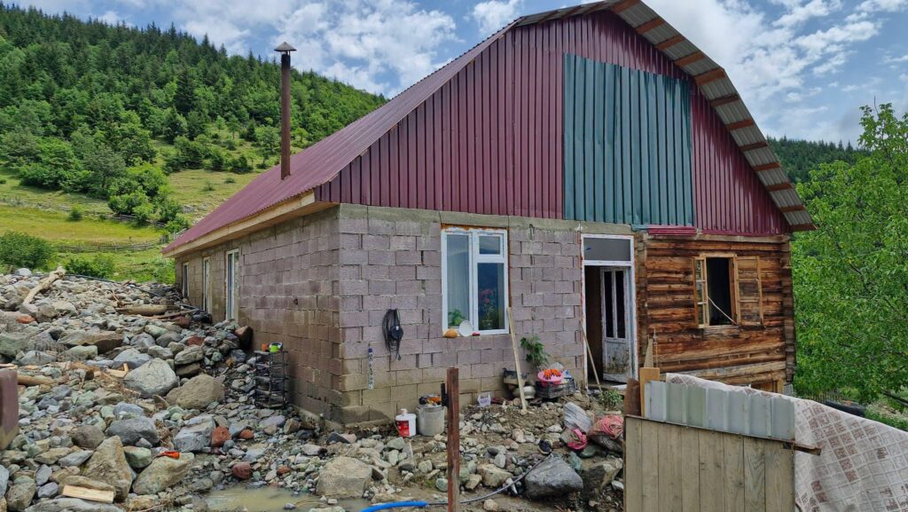 Major landslide hits Georgian village