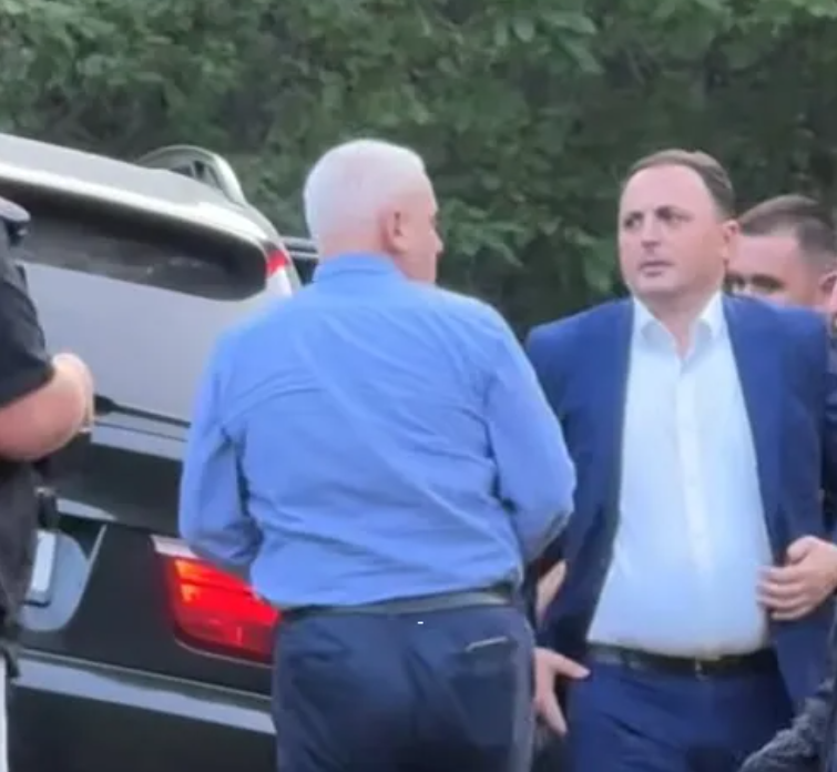 Kosovo: il ministro dell'Interno e il direttore dell'intelligence visitano il luogo della presunta fossa comune a Zubin Potok