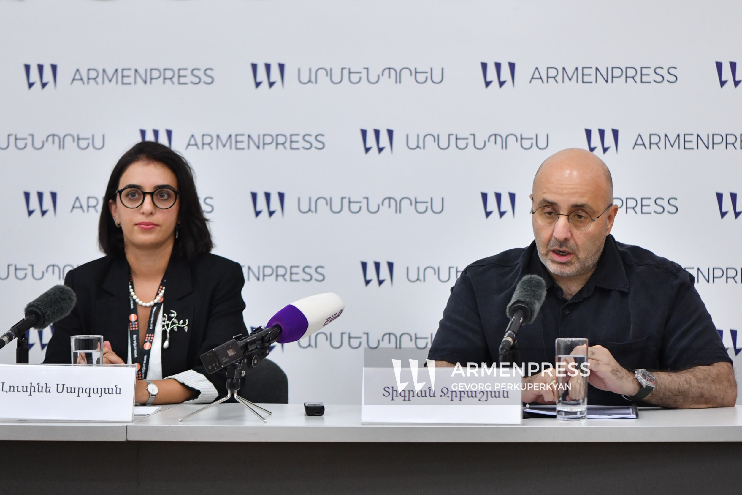 Studio rivela che le donne in Armenia lavorano più ore degli uomini a causa del lavoro domestico non retribuito