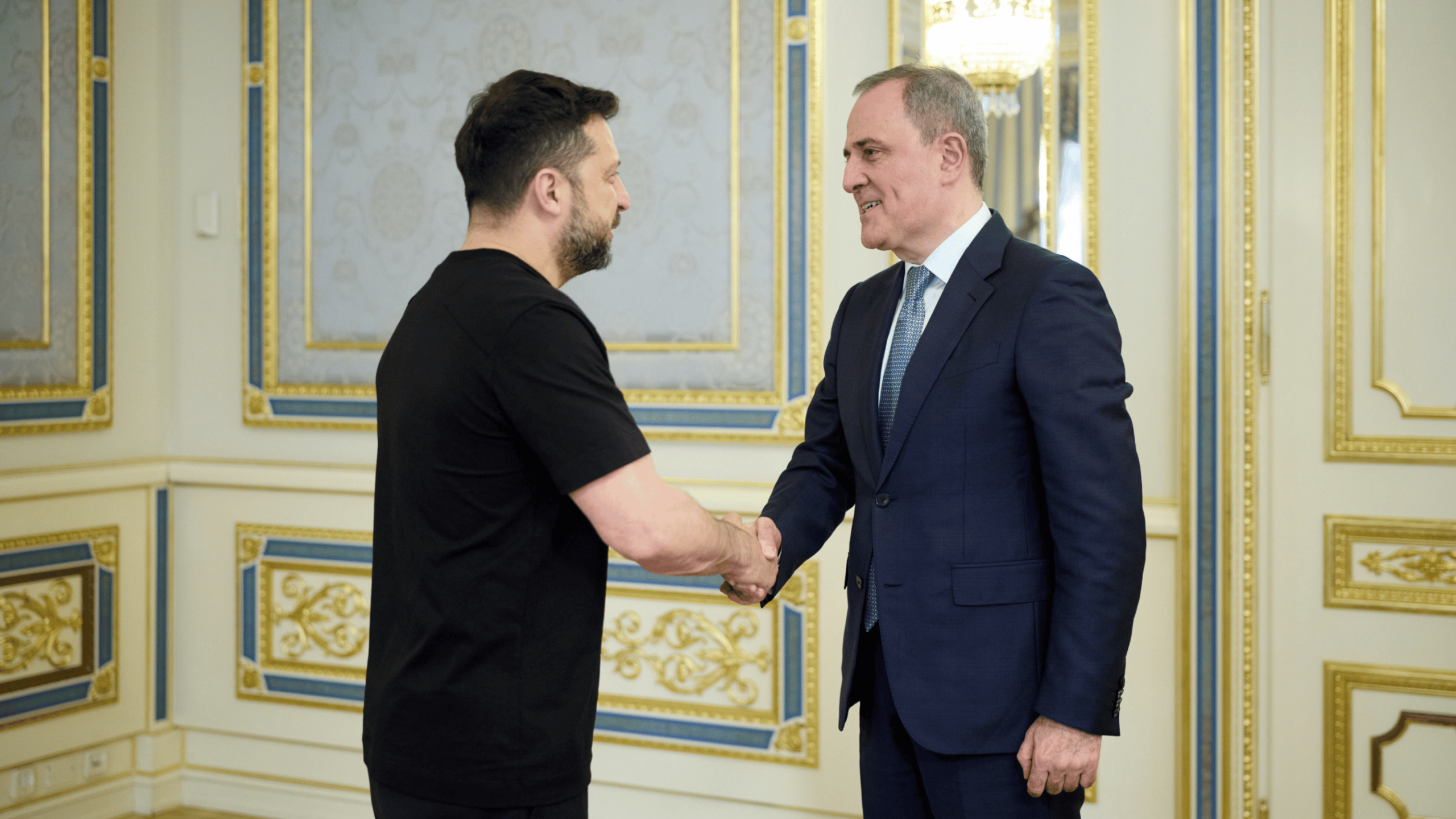 Il ministro degli Esteri azero visita l’Ucraina durante il disgelo nelle relazioni con la Russia