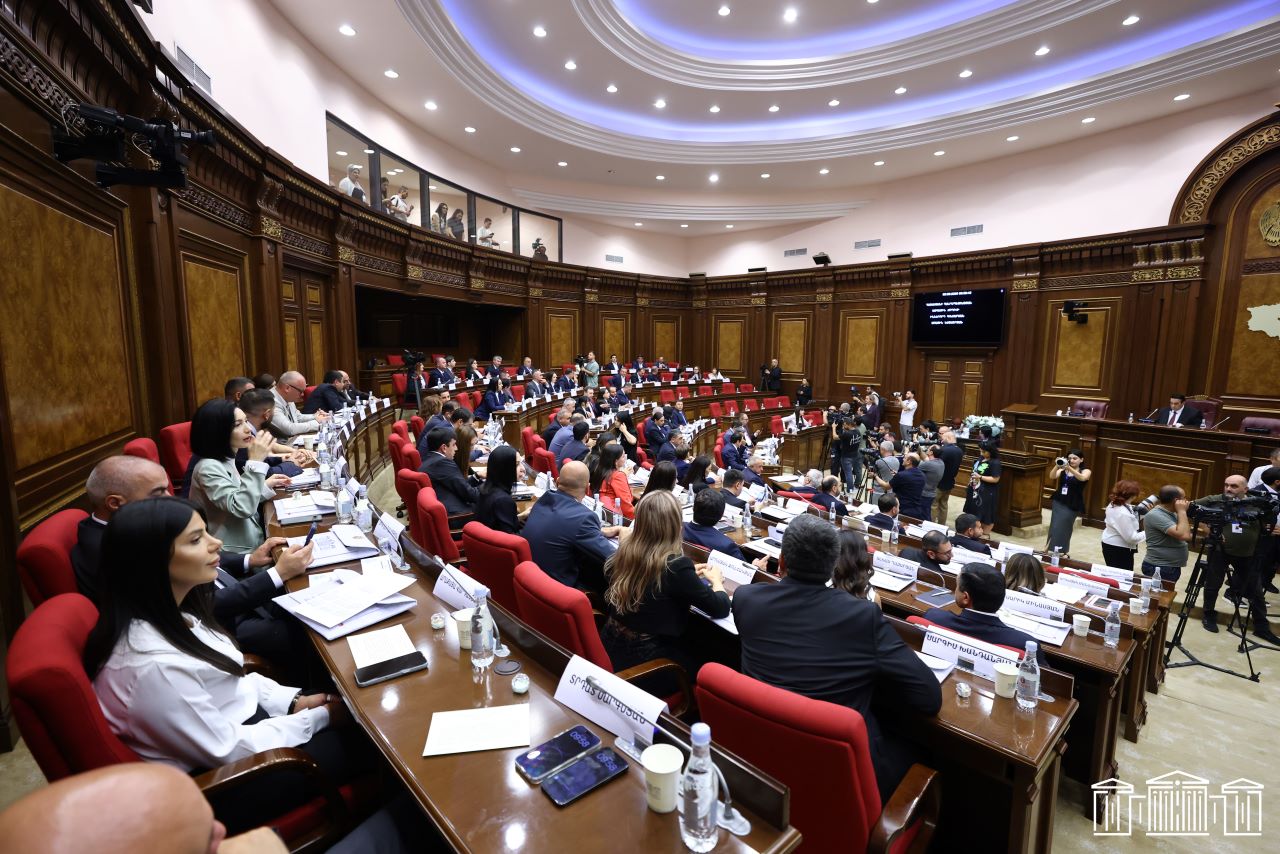 Il nuovo Parlamento armeno: prima sessione, l’opposizione si fa sentire come previsto