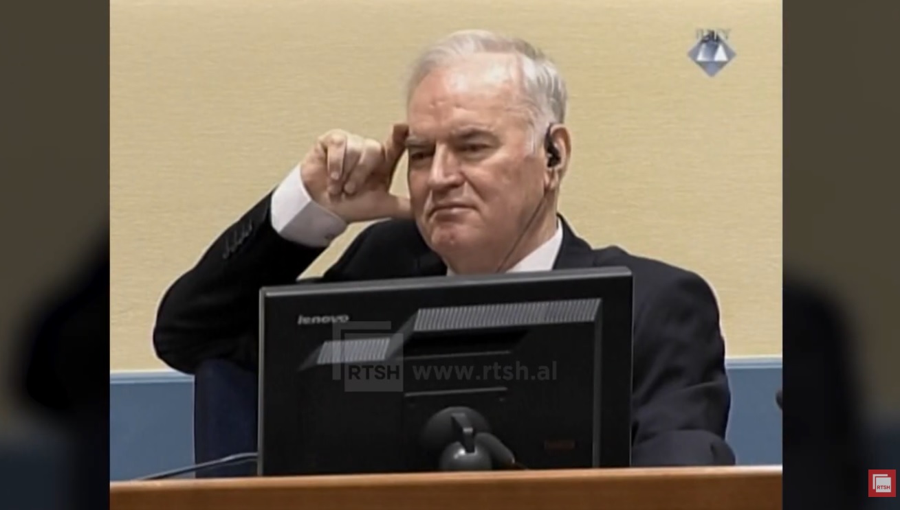 UE avverte la Serbia su Mladić: nessun posto in Europa per la glorificazione dei crimini di guerra