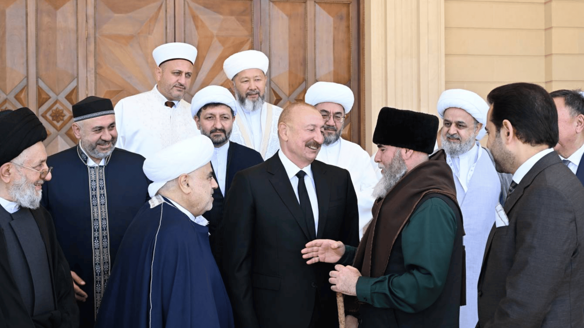 Aliyev accusa il Parlamento Europeo di essere un 'nido di figure corrotte' e invita i paesi musulmani a unirsi