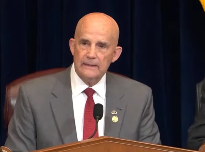 Congresista americano reagisce agli ex capi dell'UÇK, Keith Self: spero che non ci siano pregiudizi politici nella decisione della Corte dell'Aia