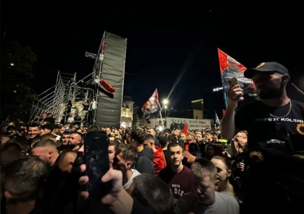 Decisione dell’Aia: cittadini in piazza, protesteremo e non resteremo in silenzio sull’UÇK