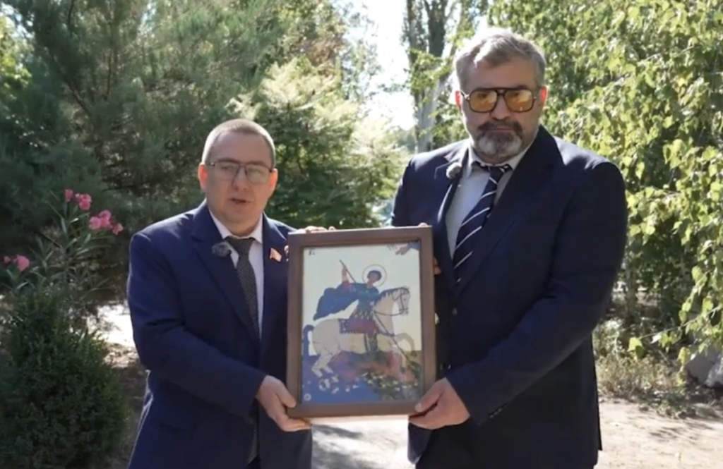 Besik Danelia (right) in Donetsk. Photo: press service of Andrei Kramar, deputy chairman of the so-called DPR’s People’s Council