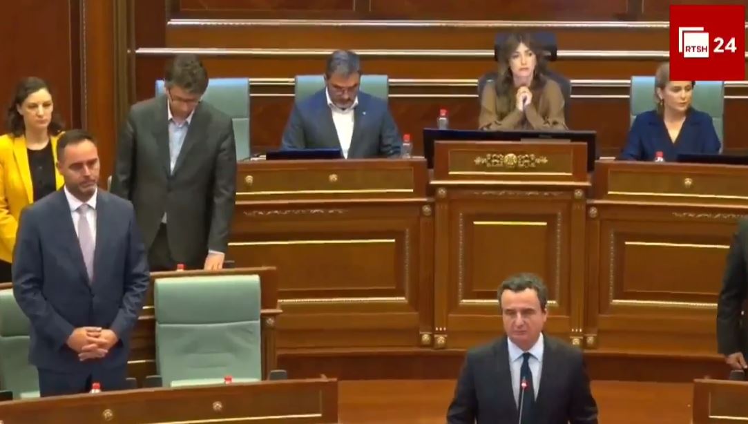Kosovo approva il nuovo governo: Kurti reintegra lo stesso esecutivo; nessuna corte può macchiare l'UÇK
