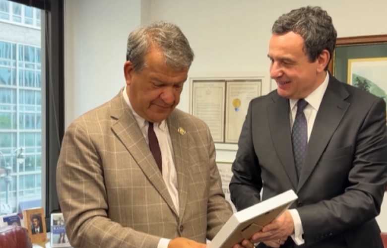 Kurti incontra un congressman americano e chiede una base permanente degli Stati Uniti a Bondsteel