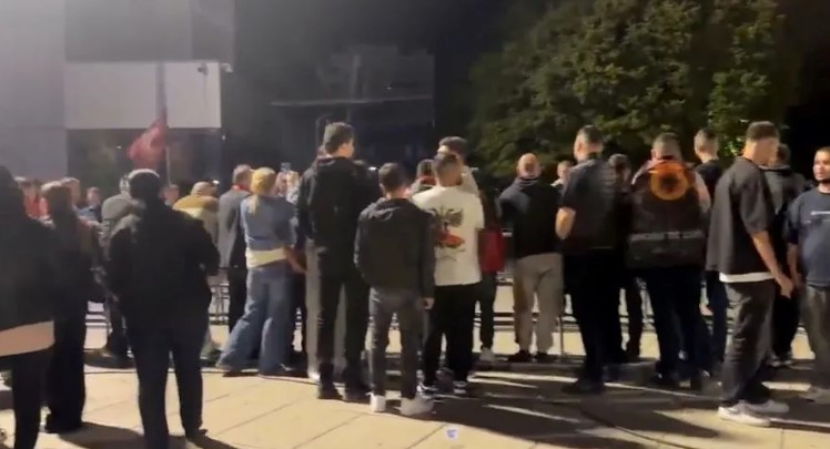 La sentenza dell'Aia contro gli ex vertici dell'UÇK: cittadini di Pristina protestano, non ci fermeremo