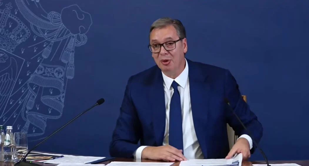 La sentenza dell'Aia sugli ex capi dell'UÇK: Vučić attacca le reazioni regionali tra Rama e Begaj — Immaginate se diciamo «La libertà ha un nome»