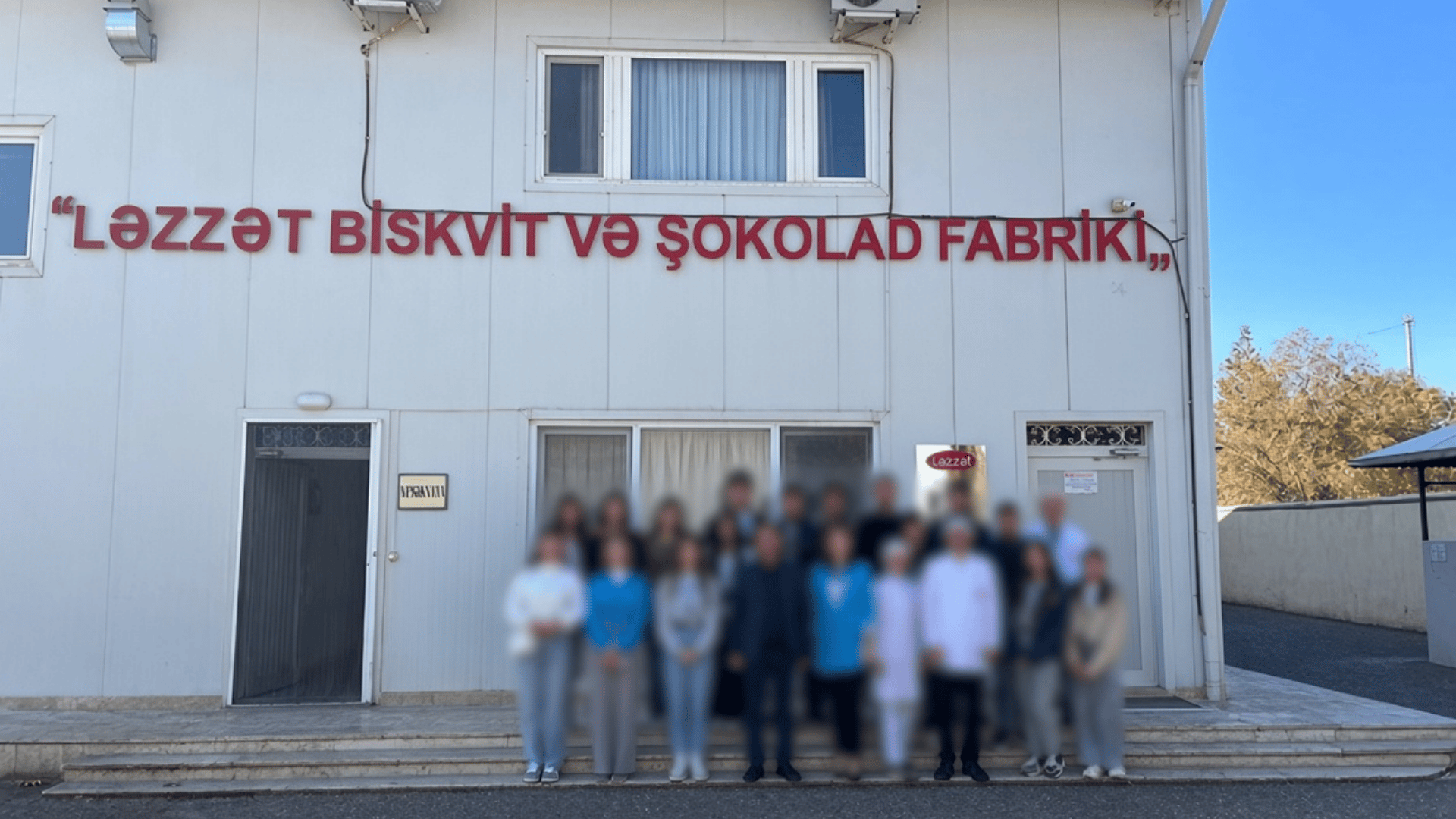 Lavoratori delle fabbriche in Azerbaigian si lamentano di turni fino a 16 ore