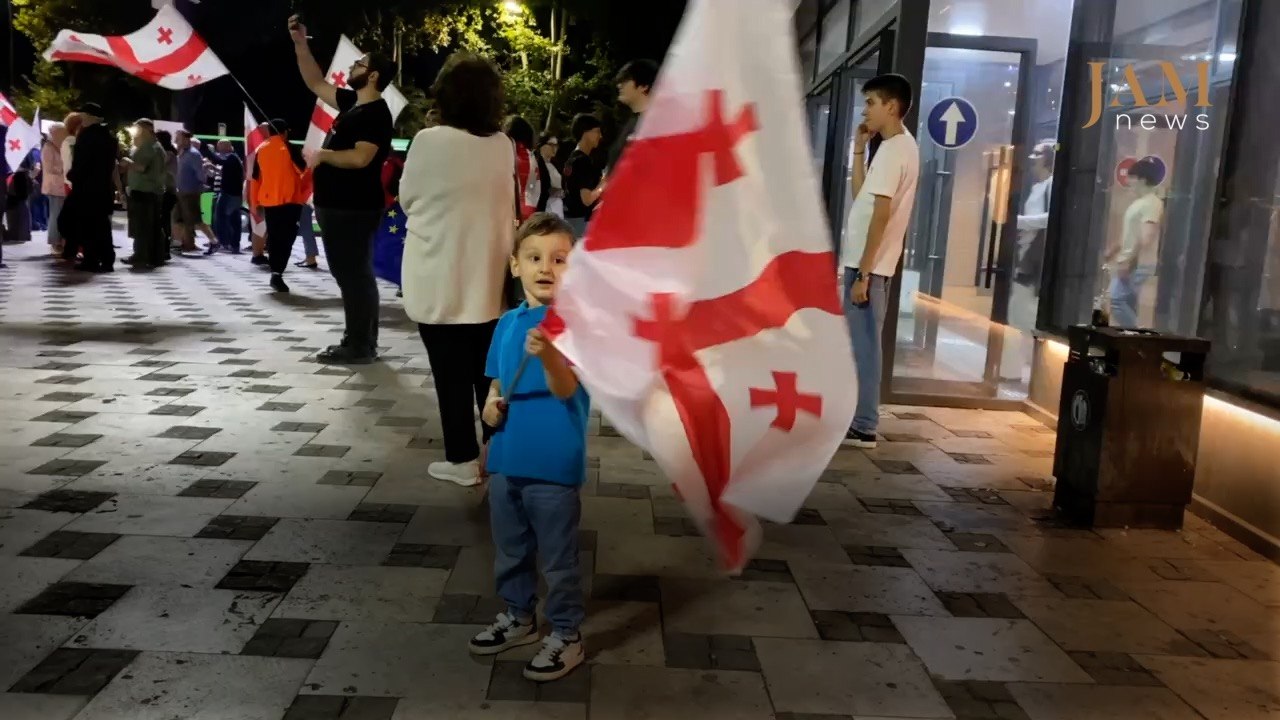 Marcia di sabato a Tbilisi: «Abkhazia è Georgia» e solidarietà all'Ucraina. Video podcast «Proteste in Georgia»