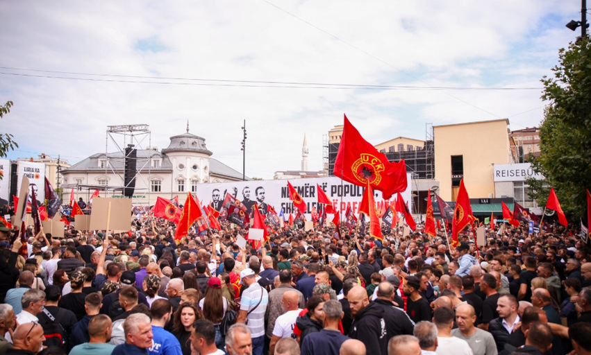 Nufi: Albanesi marciano per libertà e dignità di chi ha combattuto per il Kosovo