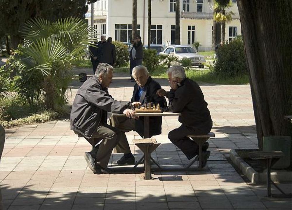 Solidarietà intergenerazionale e pagamenti evitati: come funzionano le pensioni in Abcasia