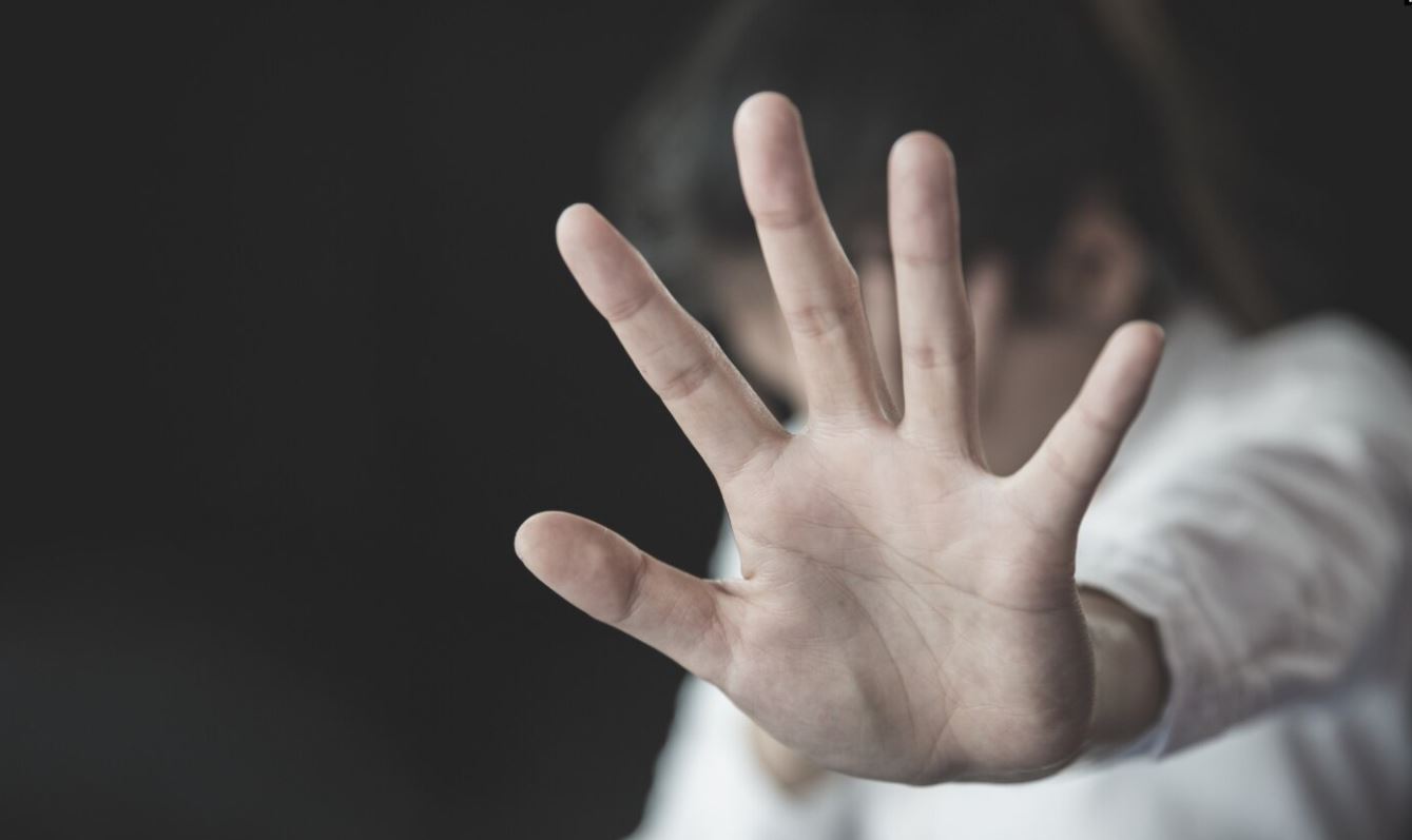 Nessun diritto di entrare in classe: insegnante picchia un alunno in una scuola armena