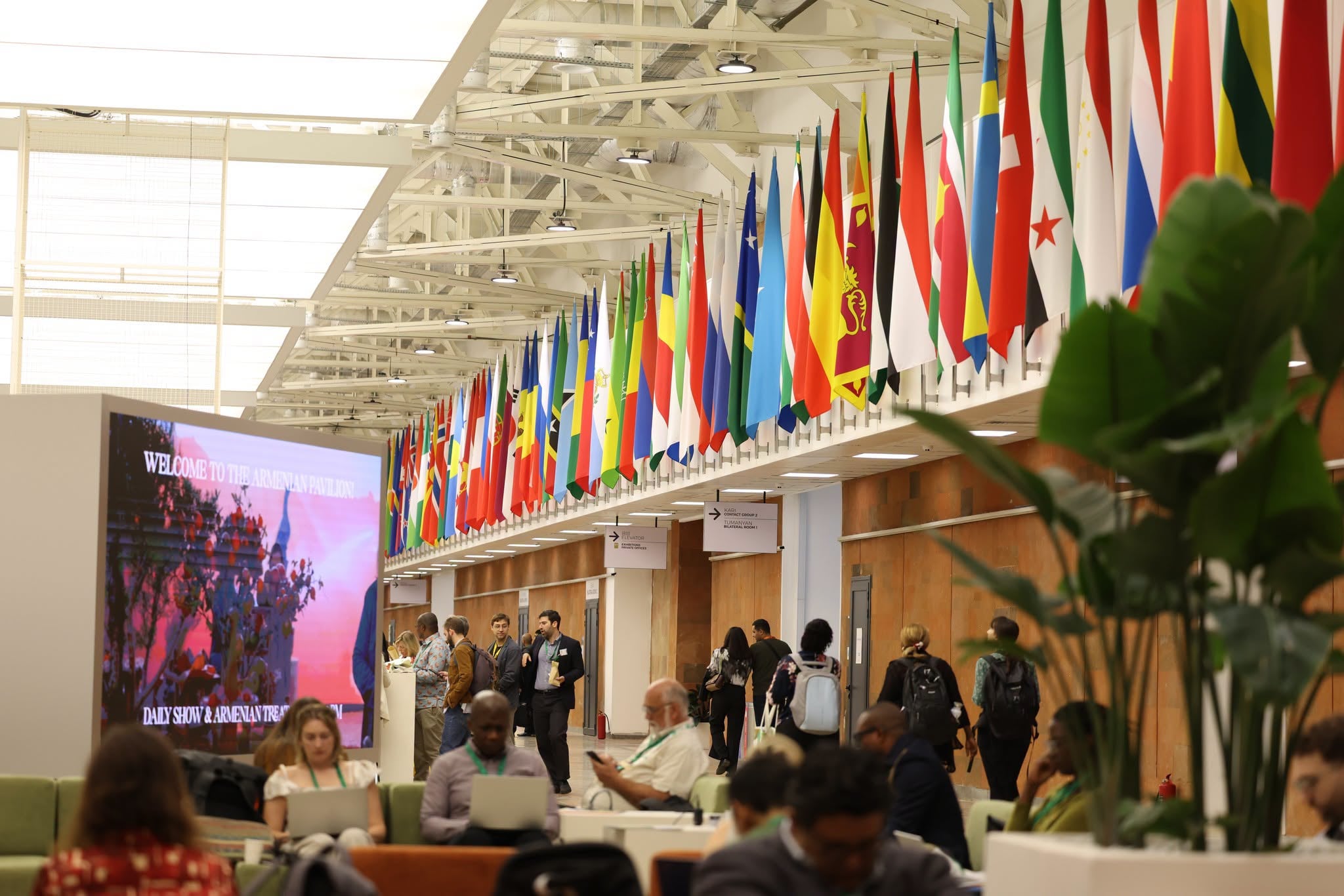 Dietro le quinte della COP17: dove soggiornano migliaia di delegati in Armenia