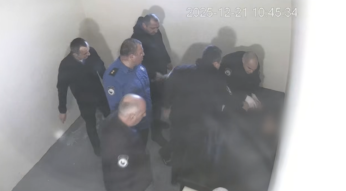 Detenuto in Georgia accusa le guardie di abusi sessuali; il Servizio Penitenziario nega le accuse