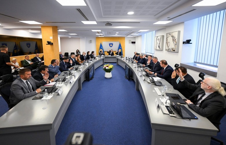 Governo del Kosovo approva la decisione sull’iniziativa legislativa riguardante le Camere Specializzate