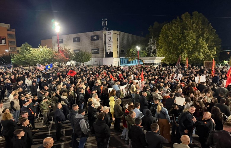 Il Parlamento esaminerà domani il progetto di legge sulla Corte Speciale: Pristina entra nel 19° giorno di proteste